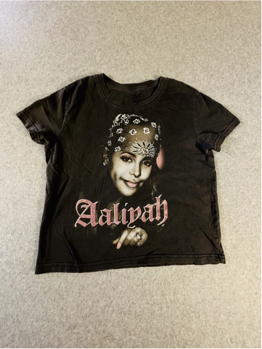 Aaliyah Graphic Crop Tee Womens Medium Black Vintage Style Band Shirt